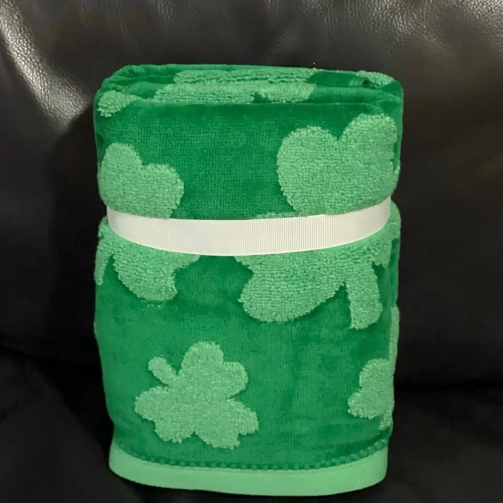 CARO HOME St Patricks Shamrock Hand Towels, Set of 2